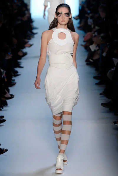 Look 27